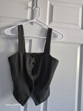 (M)Sleeveless Button-Front Vest in Charcoal Houndstooth